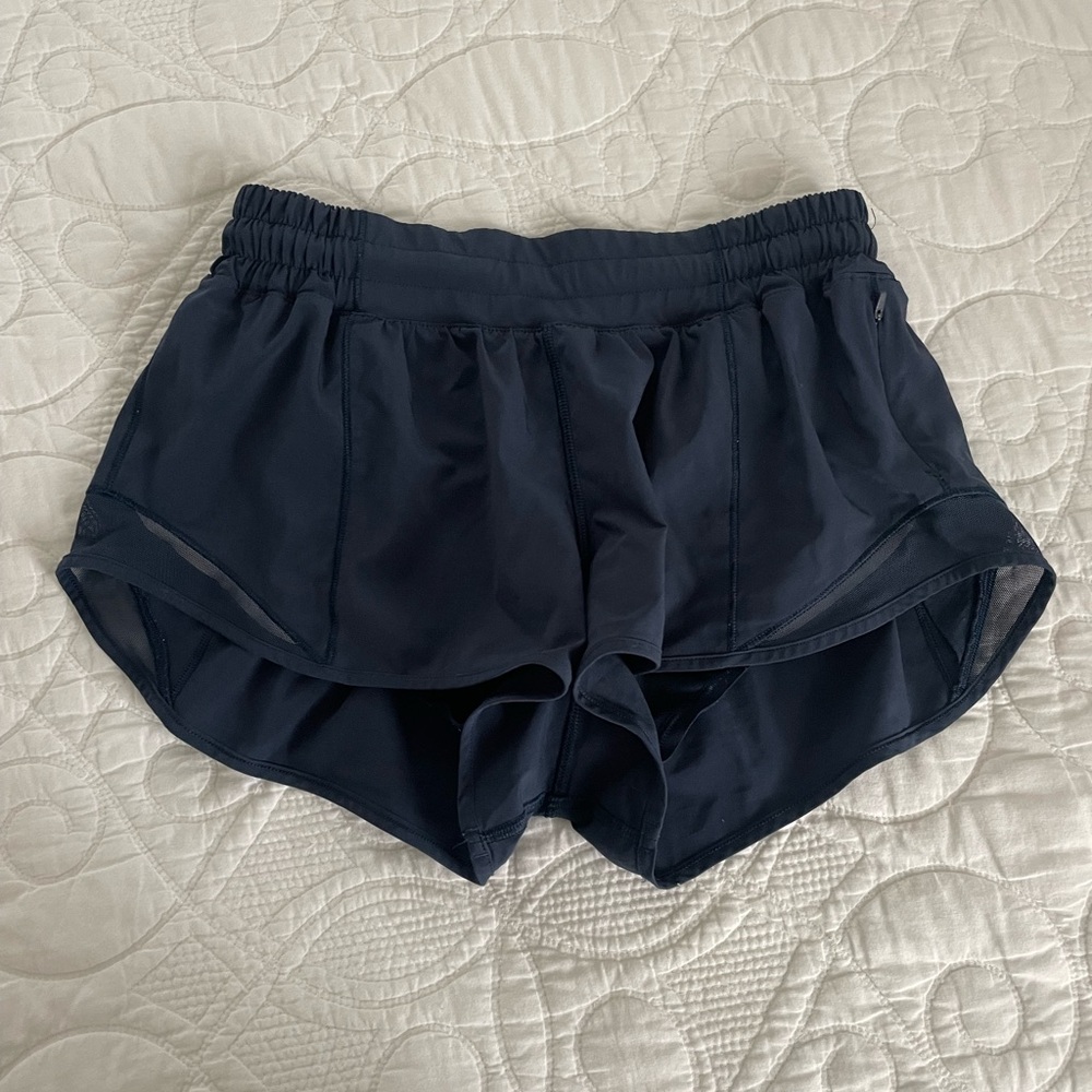 Lululemon Hotty hot shorts 2.5”